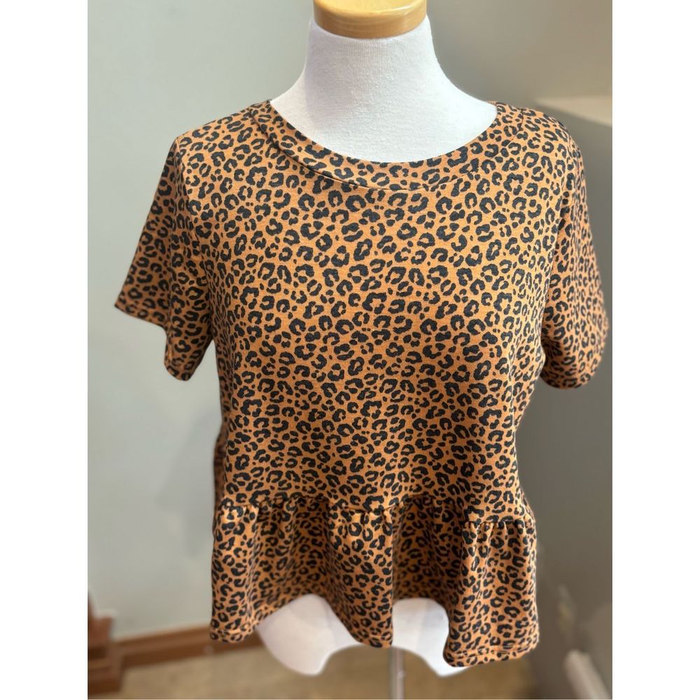 Mi Ami Francesca Collections L cropped leopard print peplum jersey knit short sl